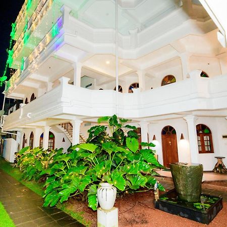 皇家海滩酒店及餐厅 希克杜沃 外观 照片