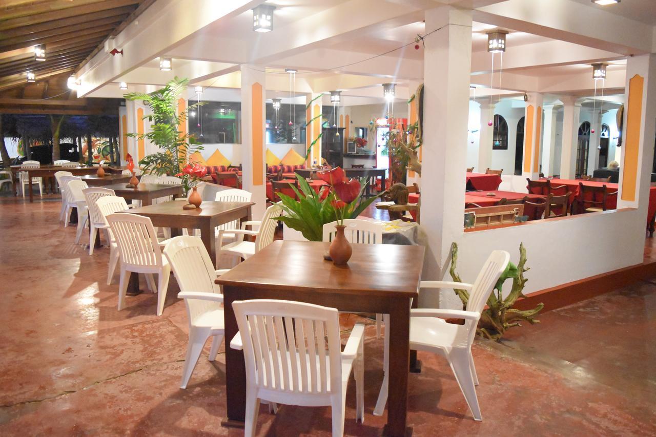 皇家海滩酒店及餐厅 希克杜沃 外观 照片